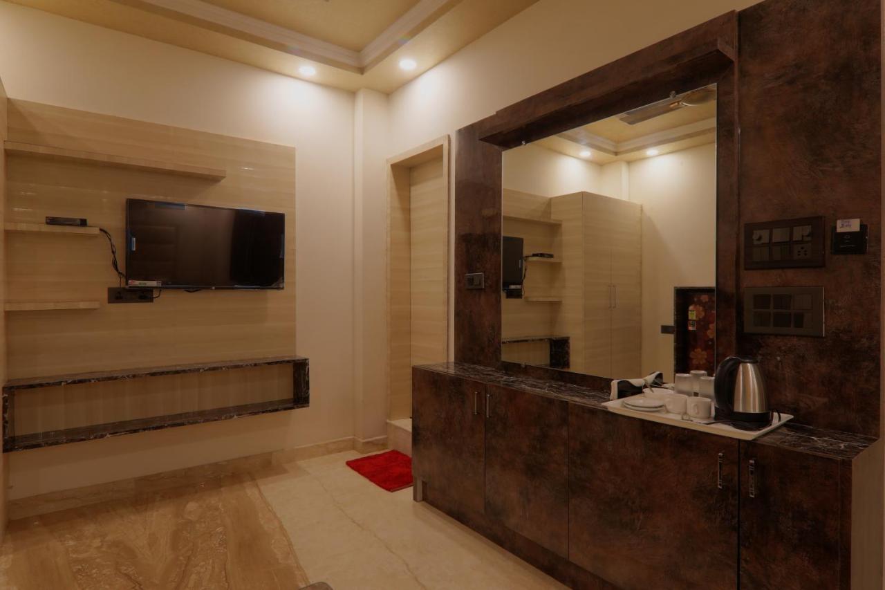 Shri Tirupati Residency Hotel Lucknow Exterior foto