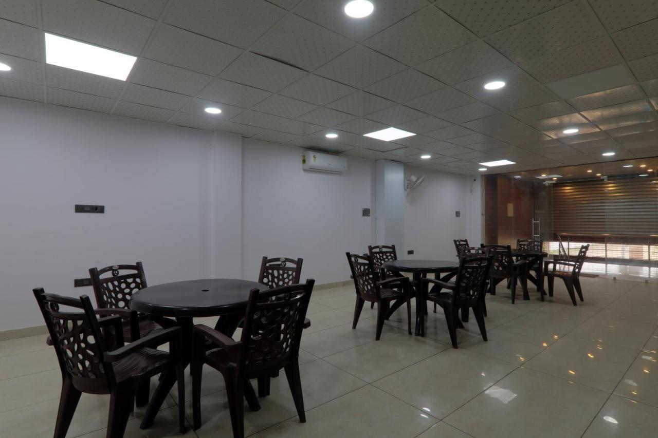 Shri Tirupati Residency Hotel Lucknow Exterior foto